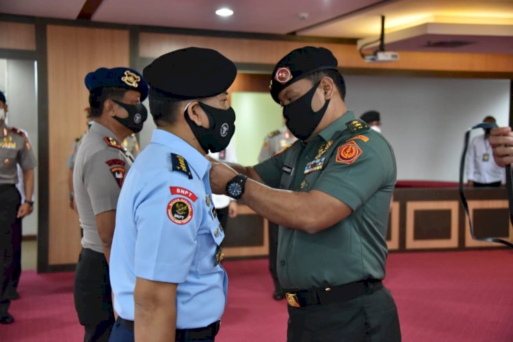 Sestama BNPT Lantik Kepala Biro Umum dan Kasi Pengawasan Jaringan Baru