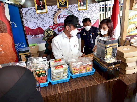 Berdayakan Mitra Deradikalisasi di Jateng, BNPT bersama PT KAI Persero Bangun Warung NKRI di Stasiun Solo Balapan