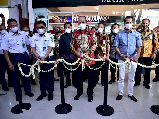 Sinergi dalam Pemberdayaan Ekonomi Mitra Deradikalisasi, BNPT dan PT KAI Persero Resmikan Warung NKRI di Stasiun Malang Kota dan Gubeng