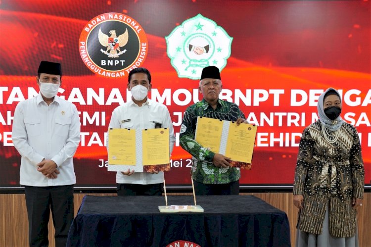 Penguatan Toleransi Kehidupan Beragama, BNPT Teken MoU dengan Ikatan Pesantren Indonesia (IPI)