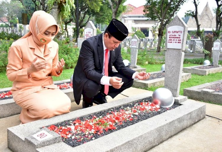 Hargai dan Hormati Jasa Para Pahlawan, BNPT Gelar Ziarah Kebangsaan Bersama Legiun Veteran Republik Indonesia di TMP Kalibata