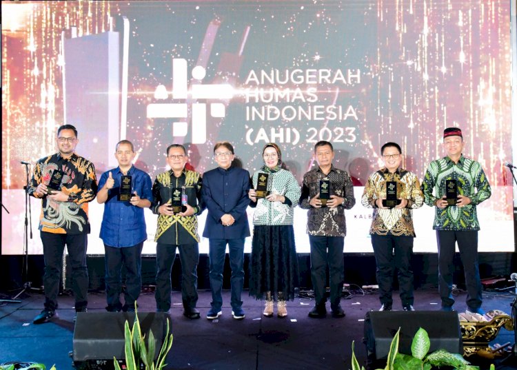 Majalah Media Kita BNPT Raih Penghargaan Bronze Winner Anugerah Humas Indonesia 2023