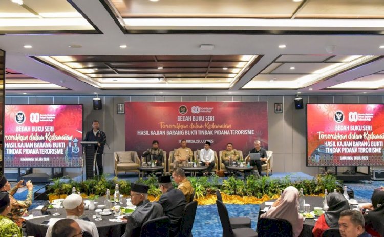 Kuatkan Kolaborasi Kontra Radikalisasi, BNPT Gelar Bedah Buku Seri "Tercerahkan dalam Kedamaian" di Samarinda